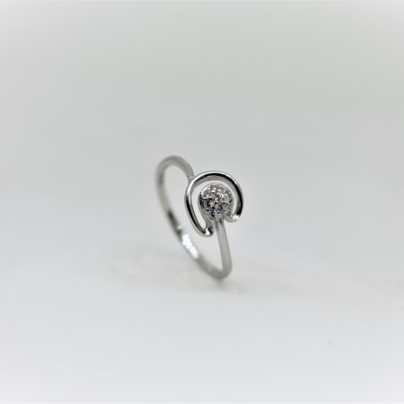 0.98 Grams 925 sterling silver lady ring